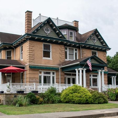Elk River Hotel & Cafe Sutton Exterior foto